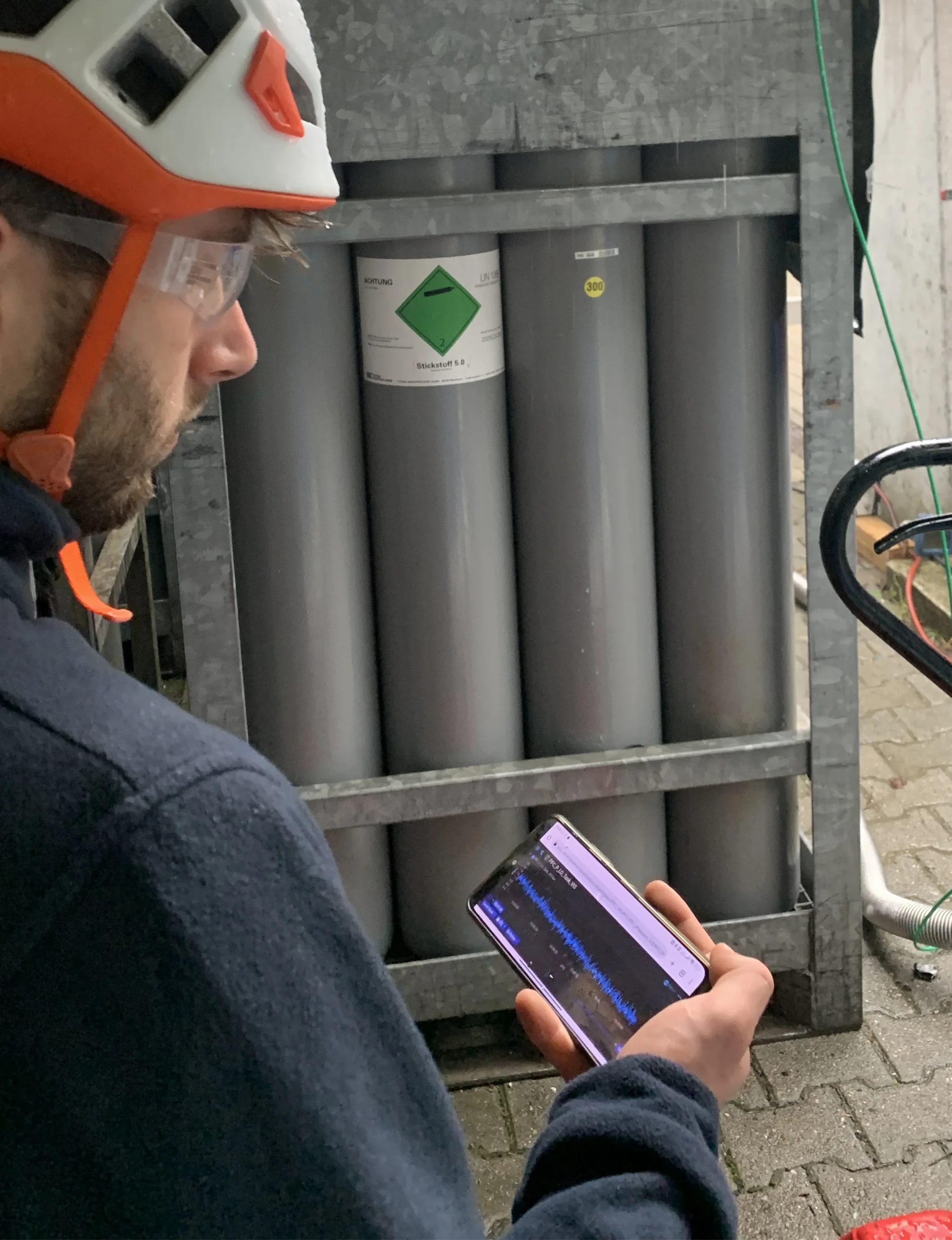 Duneo's software being used on a smartphone.